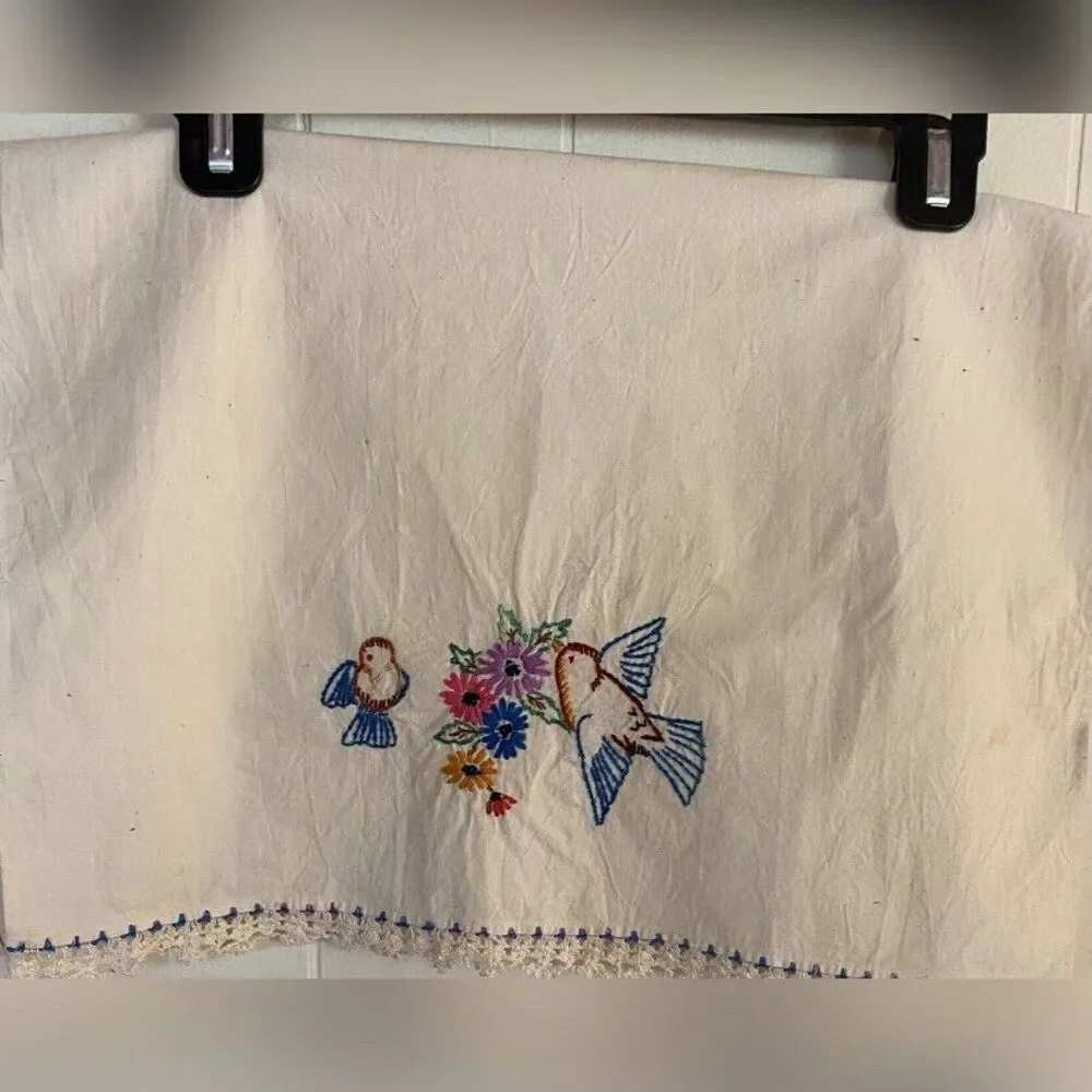 Vintage Table Runner Linen Cream Embroidered Birds Flowers Lace 25x18”